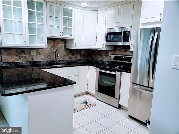 2nd image of 2366 Southgate Sq