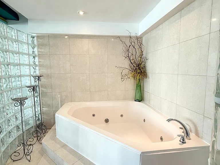 4429 Park Plaza Isla Verde Ave — Photo 12