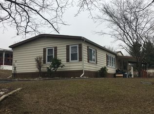 37 Hickory Hills Dr, Bath, PA 18014