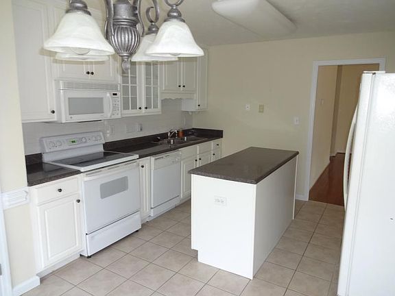 4th image of 120 Breckenridge Dr
