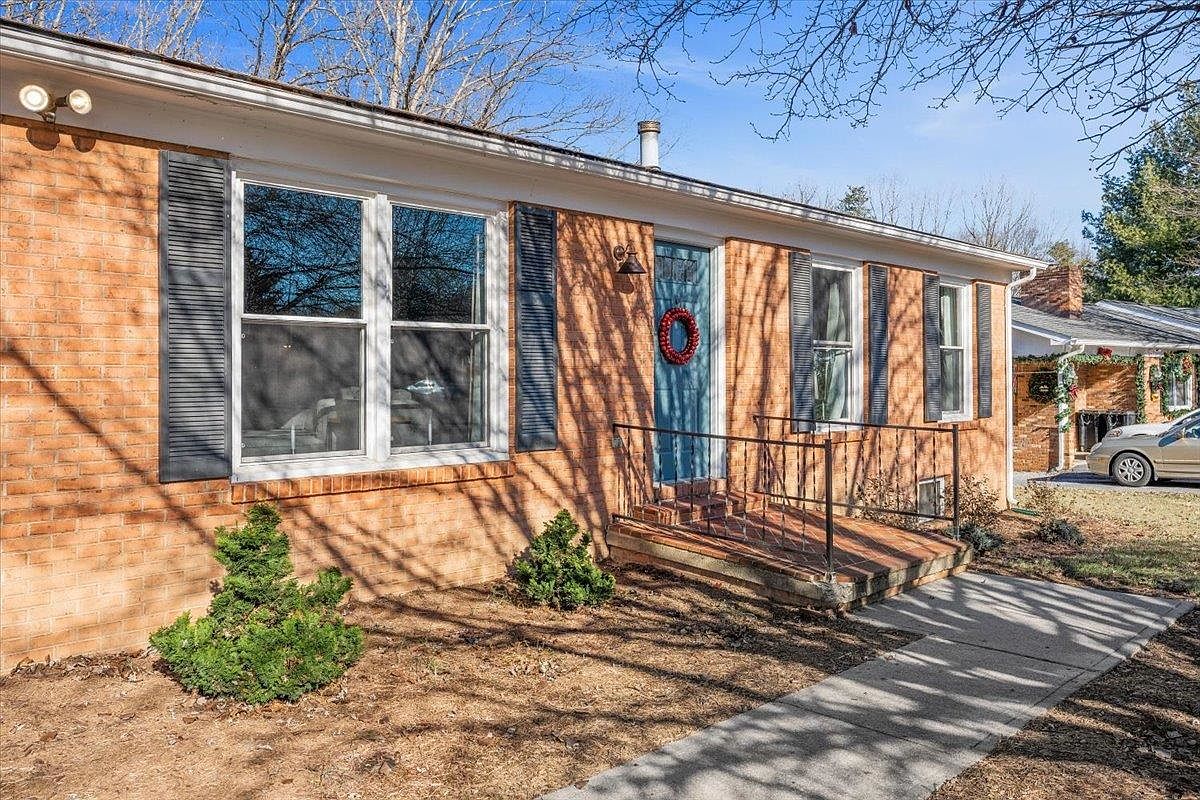 108 Briarwood Cir, Staunton, VA 24401 Zillow