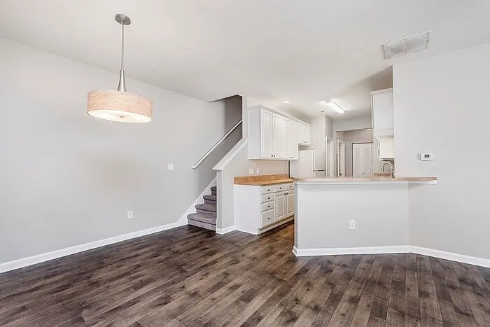 2360 Colfax Ln — Photo 9