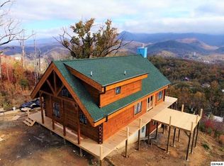827 Leisure Ln, Gatlinburg, TN 37738