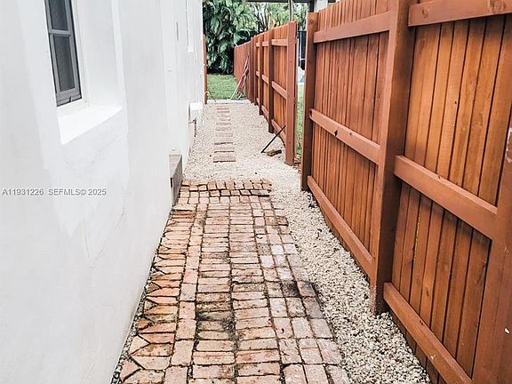 4th image of 3685 SW 1st Ave