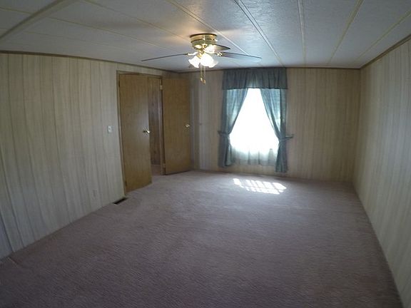 3rd image of 3015 E County Road 140