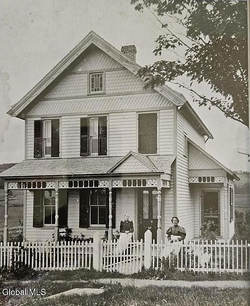 2nd image of 2059 W Glenville Road