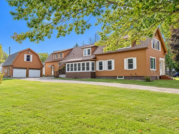 28 Baker Street, Clinton, ME 04927