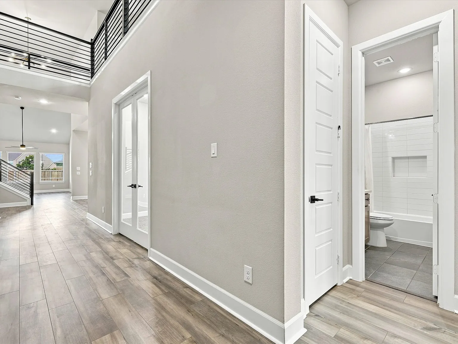 4 bed, 4.5 bath, 3331 sqft, $4,200 — Photo 4