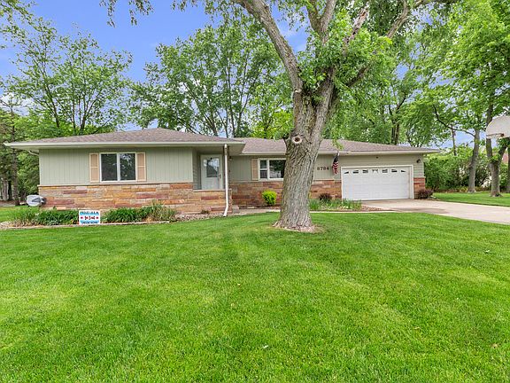 2nd image of 8784 W Oakwood Dr