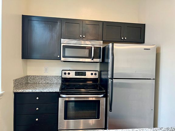 3rd image of 4720 NE Glisan St APT 209