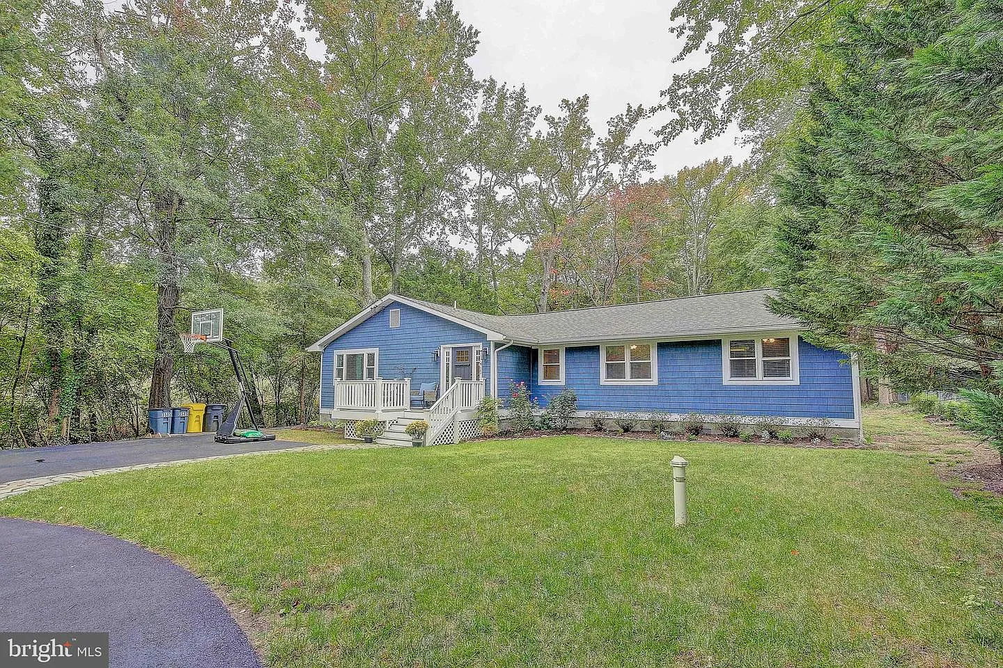 3585 Loch Haven Dr photo 1