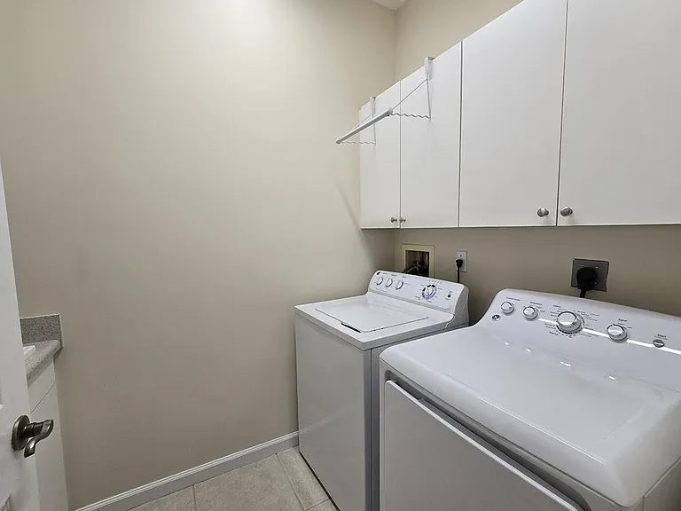 1463 SE Tidewater Pl — Photo 29