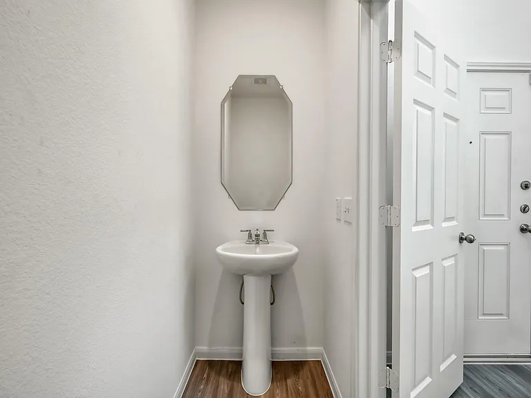 7314 Madison Commons Ln — Photo 13