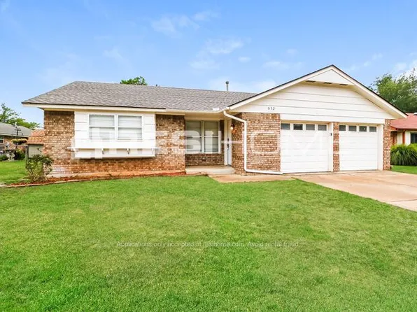 613 Howard Ct, Edmond, OK 73003