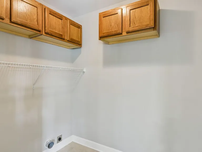 2601 Danbury Cir — Photo 13