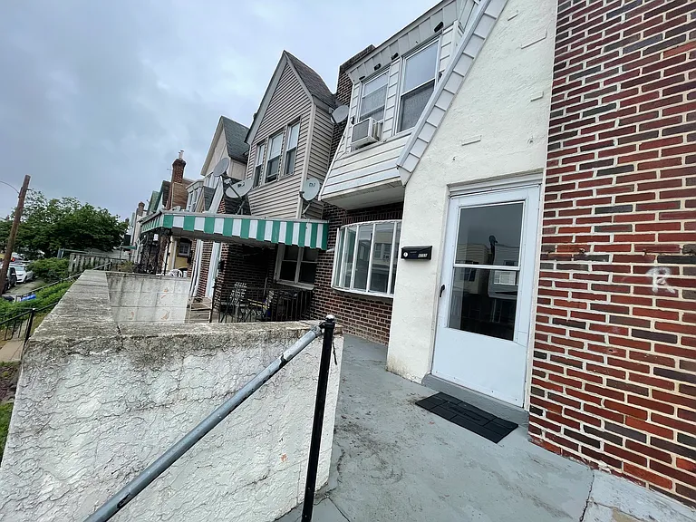4759 Vista St — Photo 5