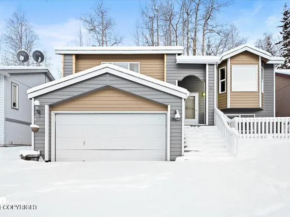 18621 Gibens Cir, Eagle River, AK 99577
