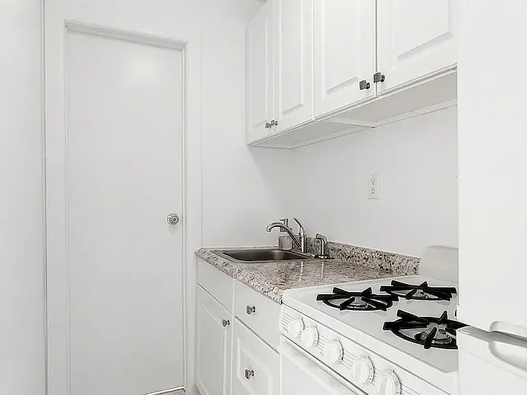 325 E 89th St #5W — Photo 2