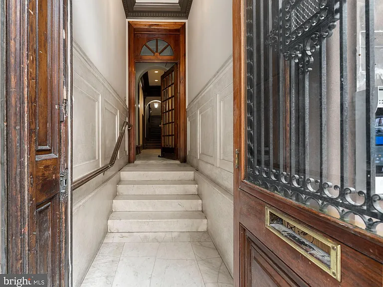 1602 Locust St #4-401 — Photo 2