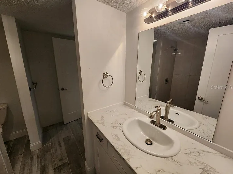 627 Glendevon Dr #627 — Photo 2