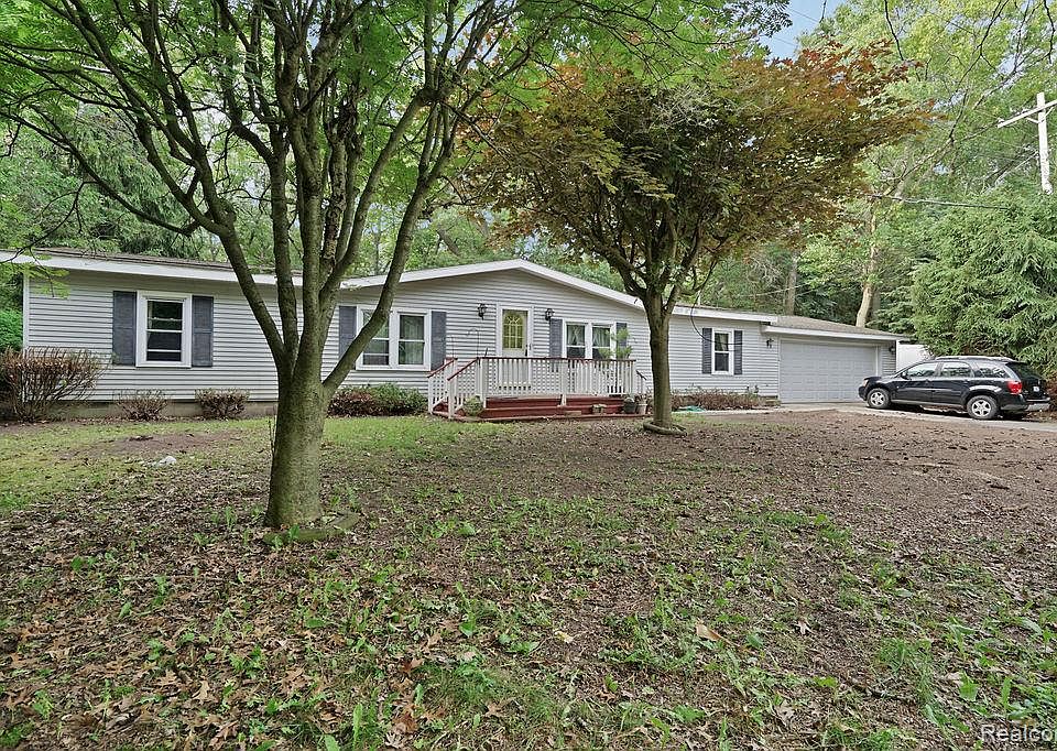 1st image of 4137 Port Austin Rd