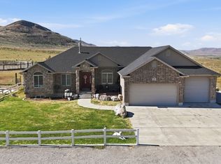 9317 N Sunset Dr, Thatcher, UT 84337