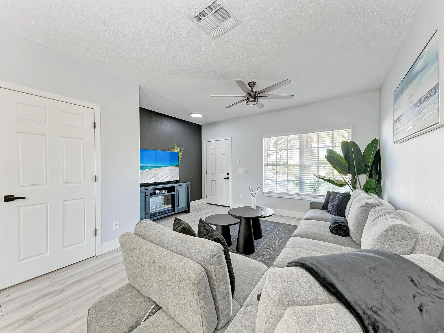 2 bed, 2.5 bath, 1150 sqft, $3,300 — Photo 4