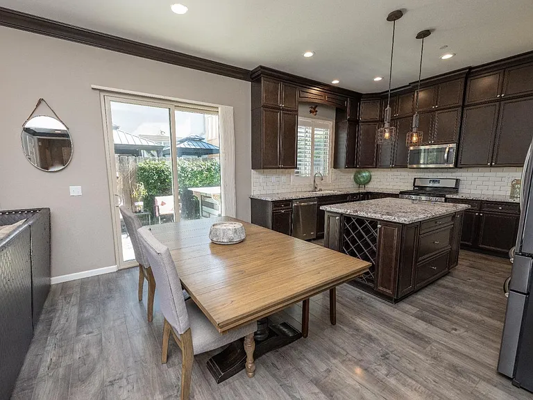 2018 E Corneliuson Dr — Photo 7