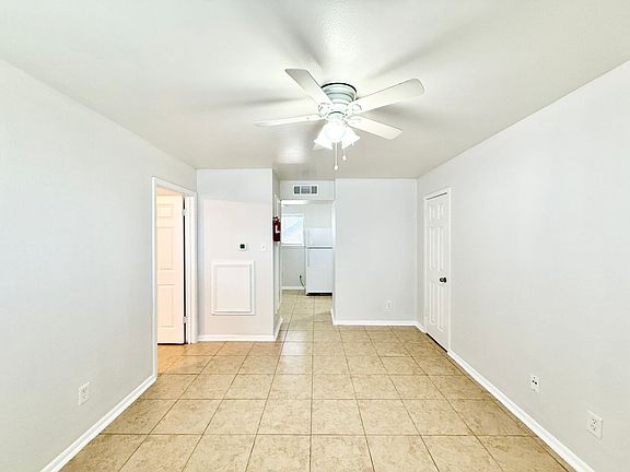3rd image of 1133-1149 N Durham Dr #Drm09