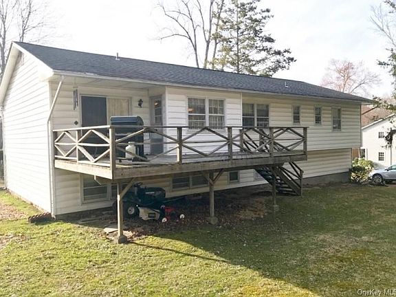 2nd image of 2134 Fountain Ct