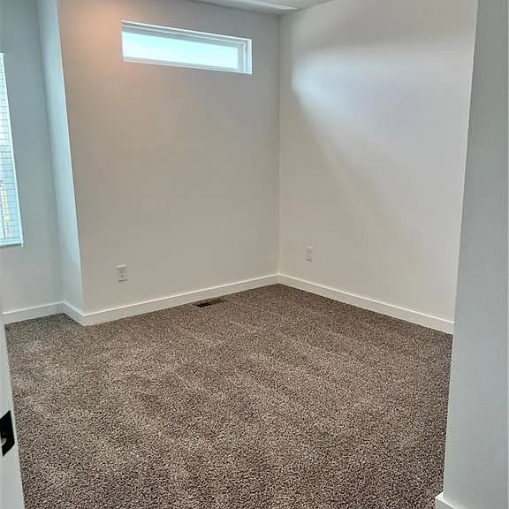 1031 Boardwalk Ave — Photo 5