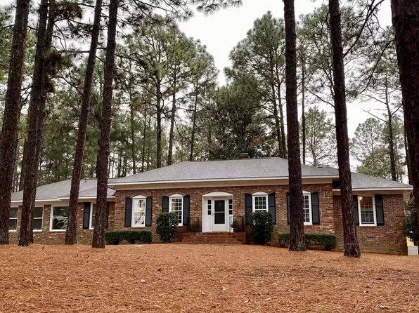 147 Pine Ridge Dr, Whispering Pines, NC 28327