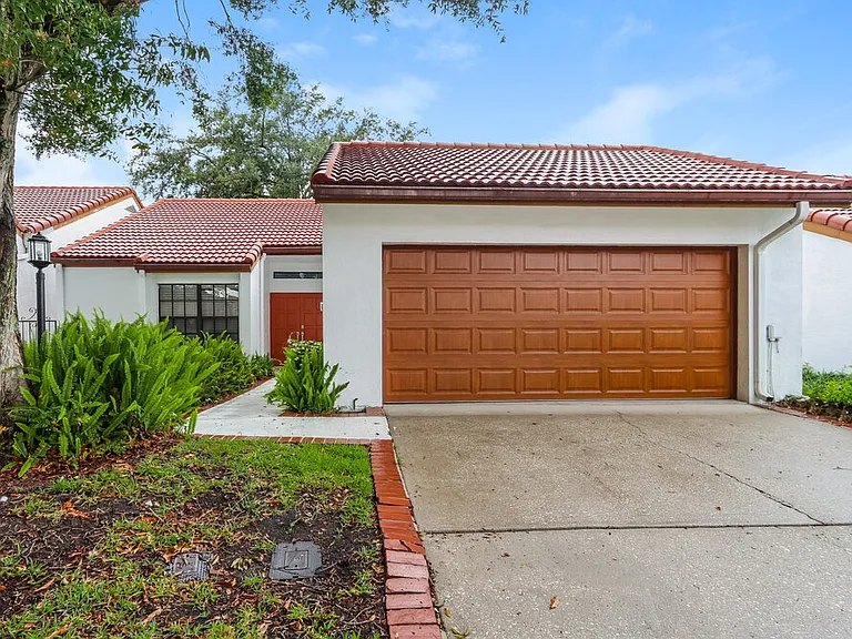 11504 Robles Del Rio Pl — Photo 1