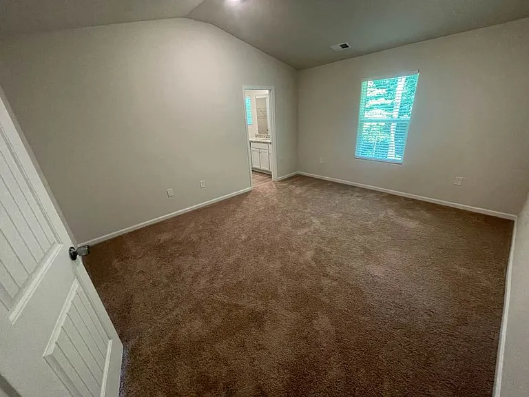 521 Hawley St — Photo 32