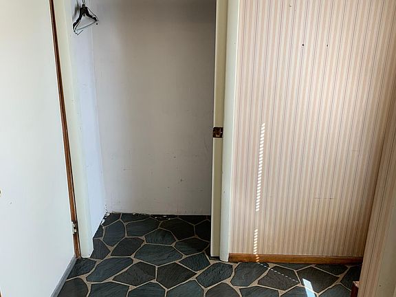 Entry way closet