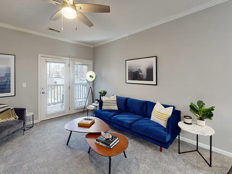 Burlington Oaks Apartments — Photo 4