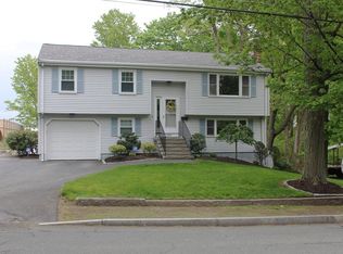 290 Ash St, Reading, MA 01867