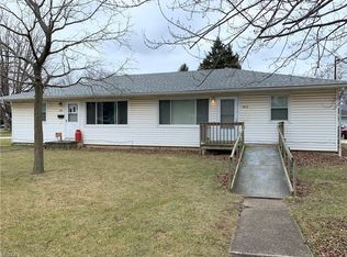 1612 Maple Dr, Lorain, OH