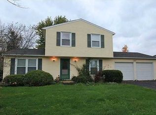 1770 Birchwood Dr, Farmington, NY 14425