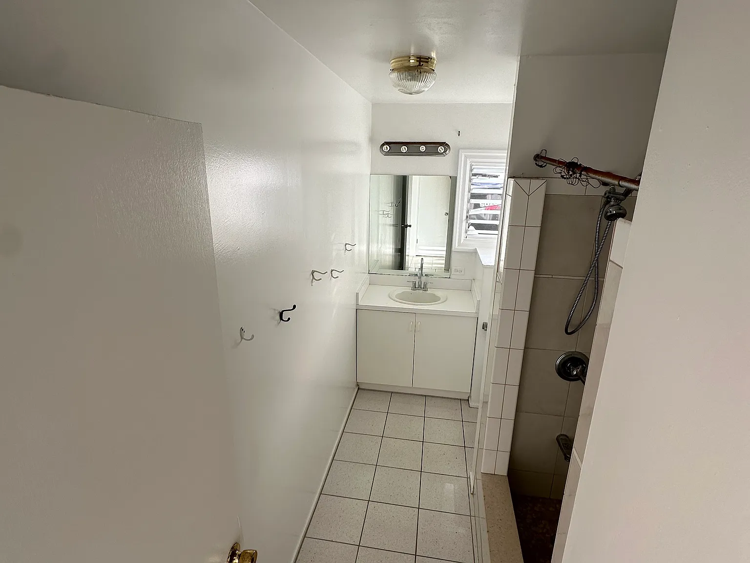 3 bed, 1800 sqft, $3,300 — Photo 4
