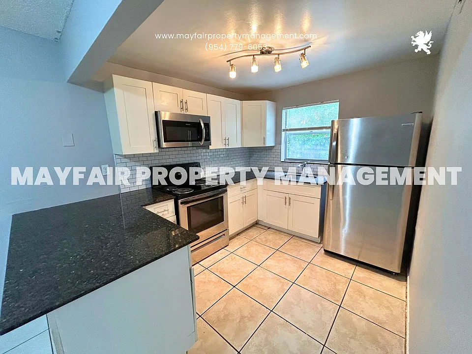1440 NW 22nd St #5