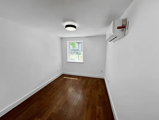 Rented by Compass | media 32