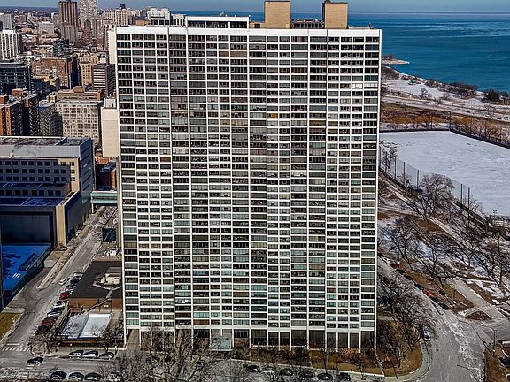 2nd image of 2800 N Lake Shore Dr APT 2701