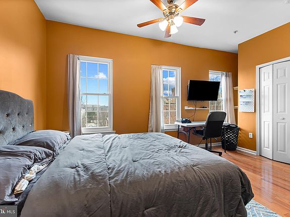 5th image of 2212 Essex St
