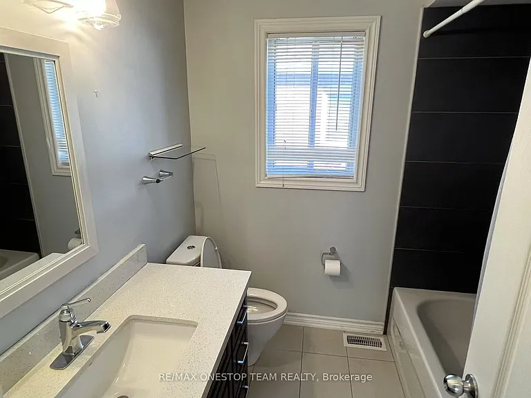 936 Pharmacy Ave — Photo 10