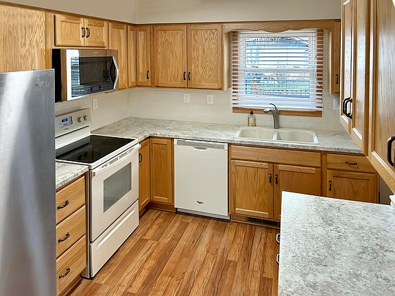 3rd image of 1913 Orchard Dr
