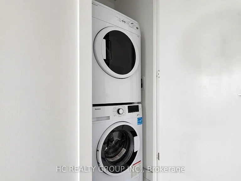 6 Parkwood Ave #701 — Photo 15