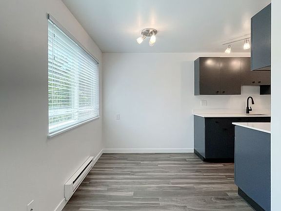 4th image of 4001 NE 50th St #H