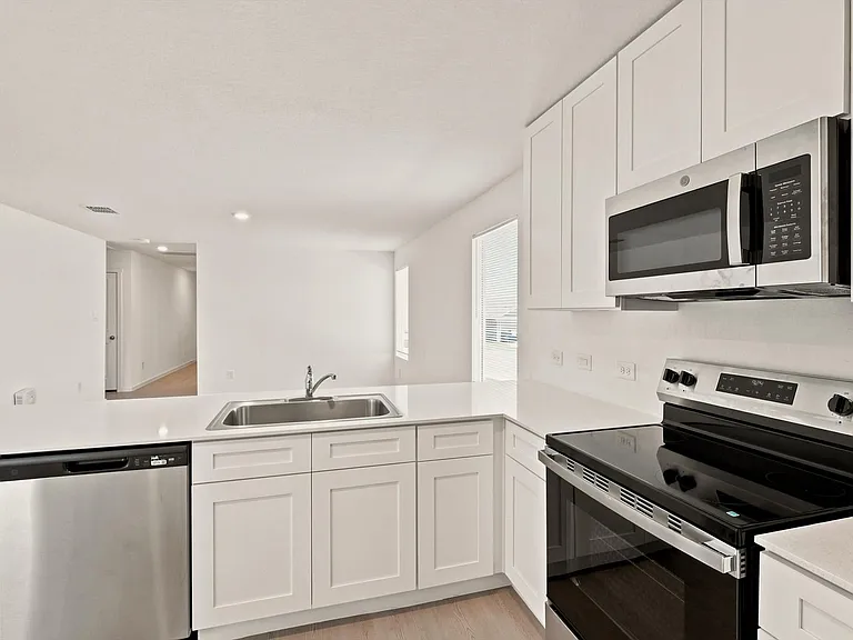3642 Georgia Trce — Photo 8