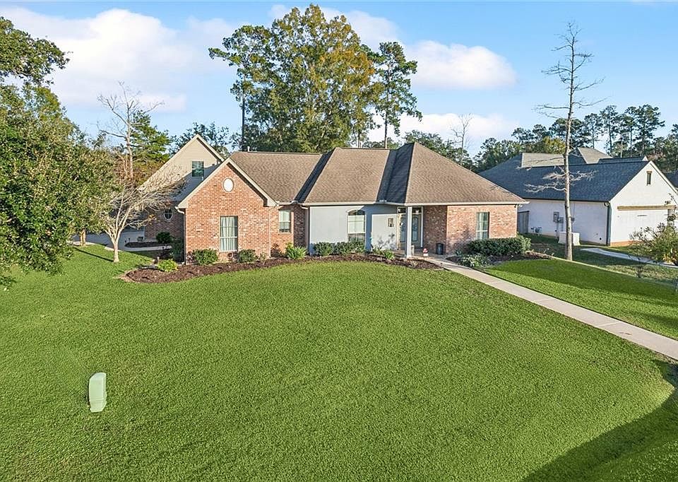 1st image of 452 Belle Pointe Dr